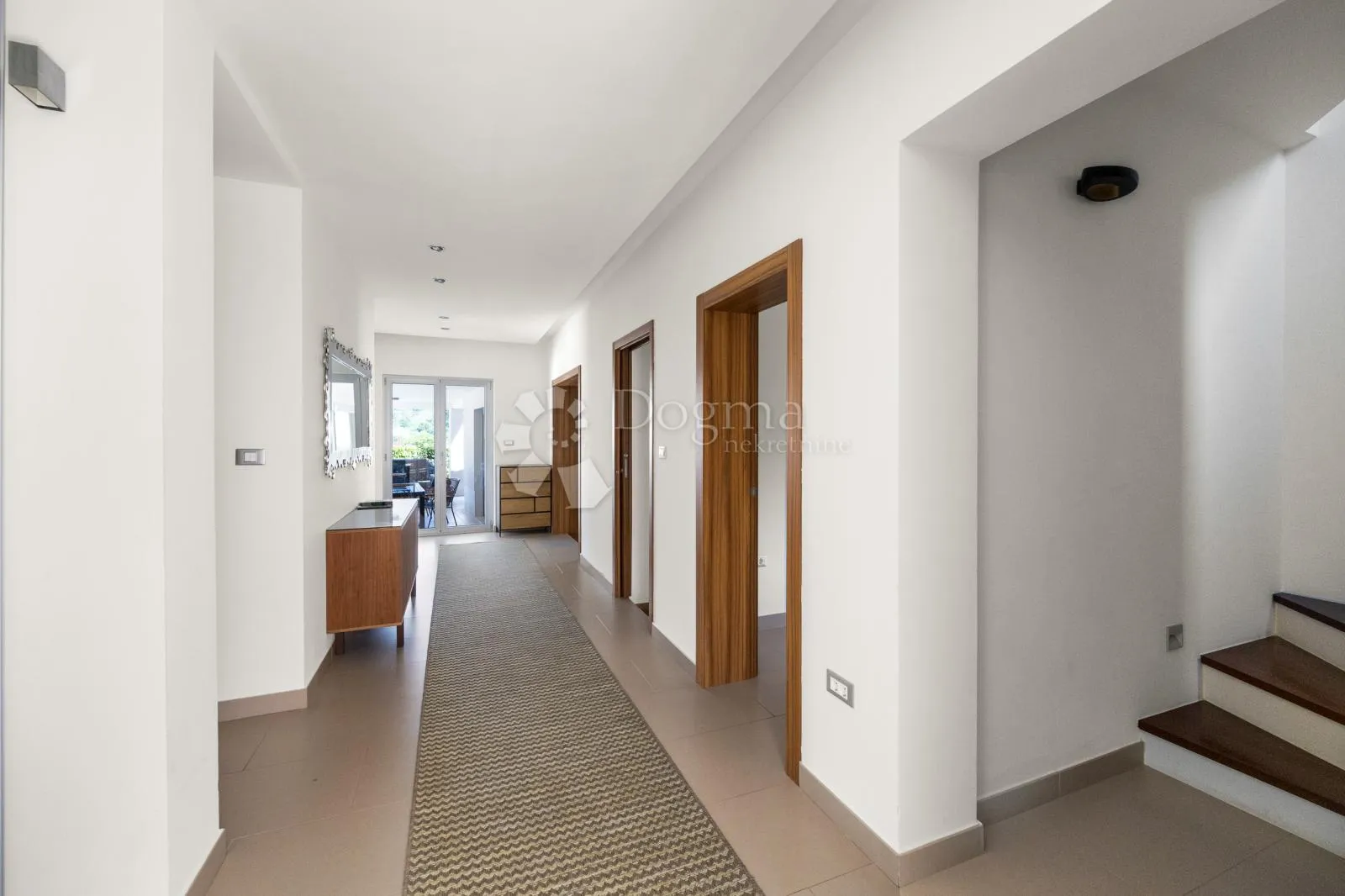 raskošna villa u blizini boutique marine - slika 16