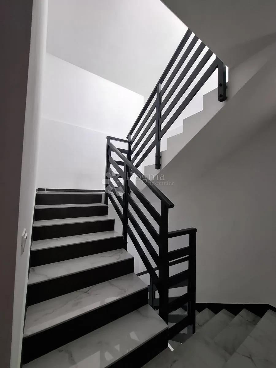 moderna vila sa bazenom - slika 10