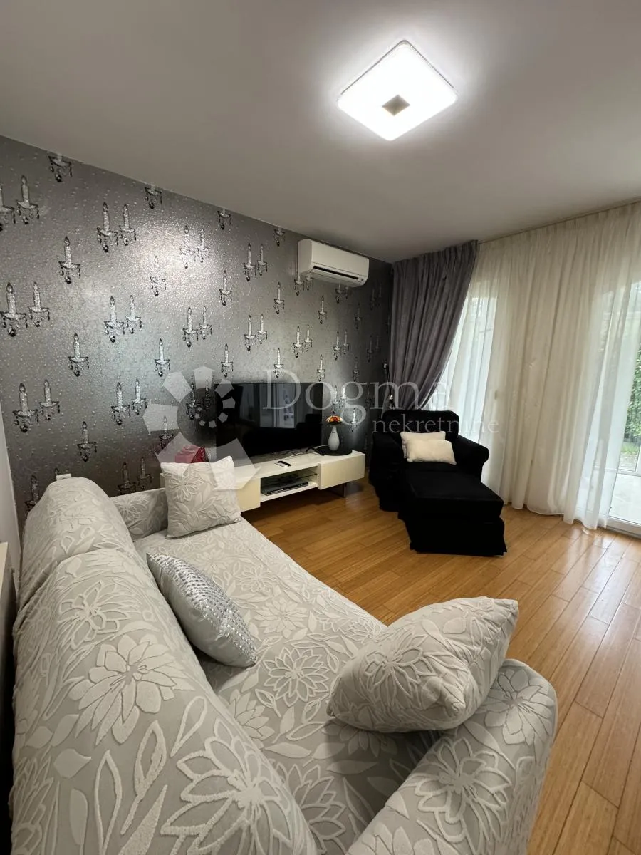 3s+db sa dvorištem i 2 parkirna mjesta-novouređen! - slika 10