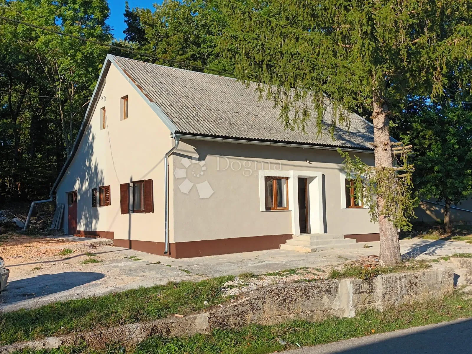 kuća mogorić gospić - potpuno obnovljena - slika 3