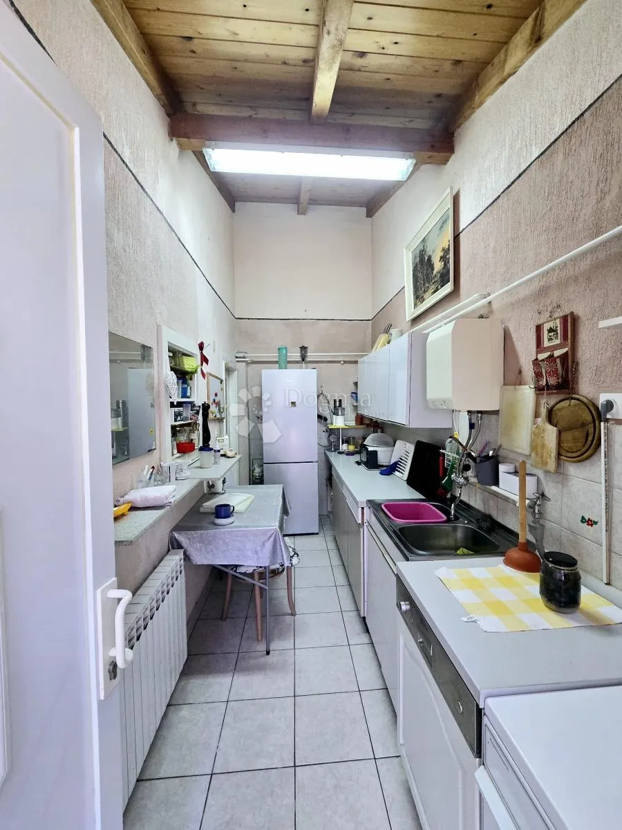 kuća 5 minuta hoda od avenije dubrava - slika 34