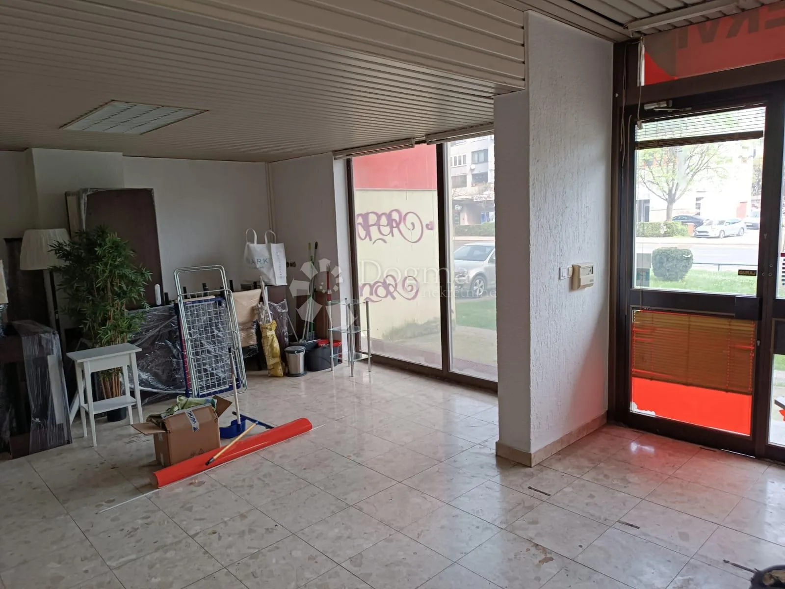 ulični poslovni prostor dubrava - slika 1