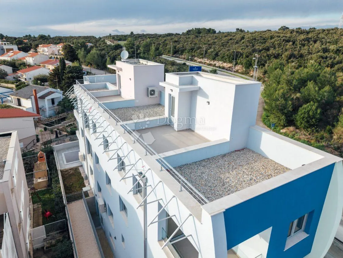 petrčane - s1 troetažni stan s pogledom na more, vrt, krovna terasa - slika 31