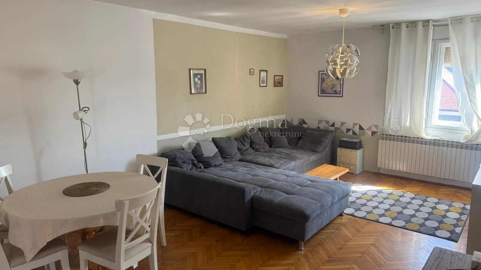 kuća s tri odvojena stana - slika 7