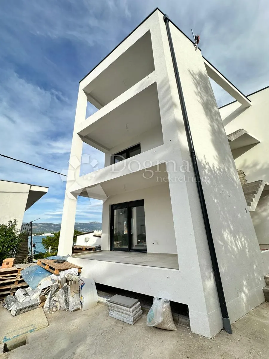 trogir 396m2 kompletni objekt - slika 13