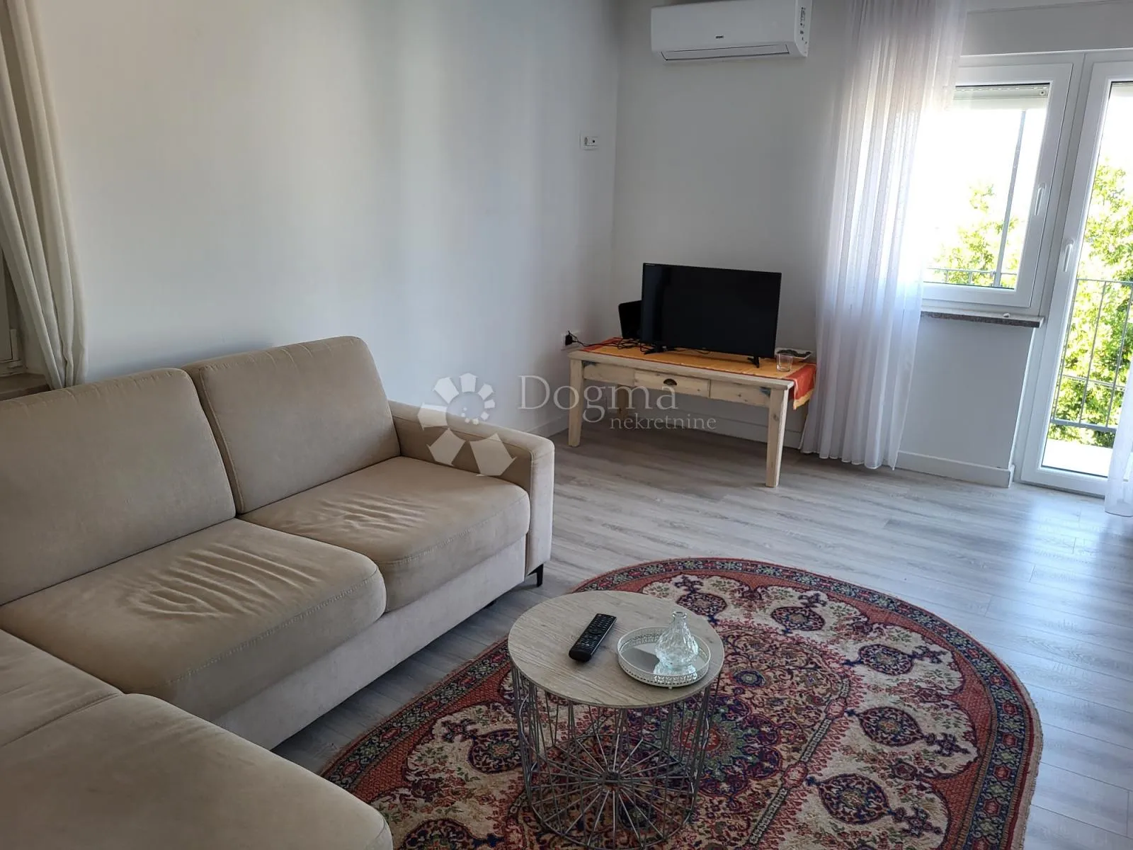 adaptiran apartman blizu mora sa parkingom - slika 6