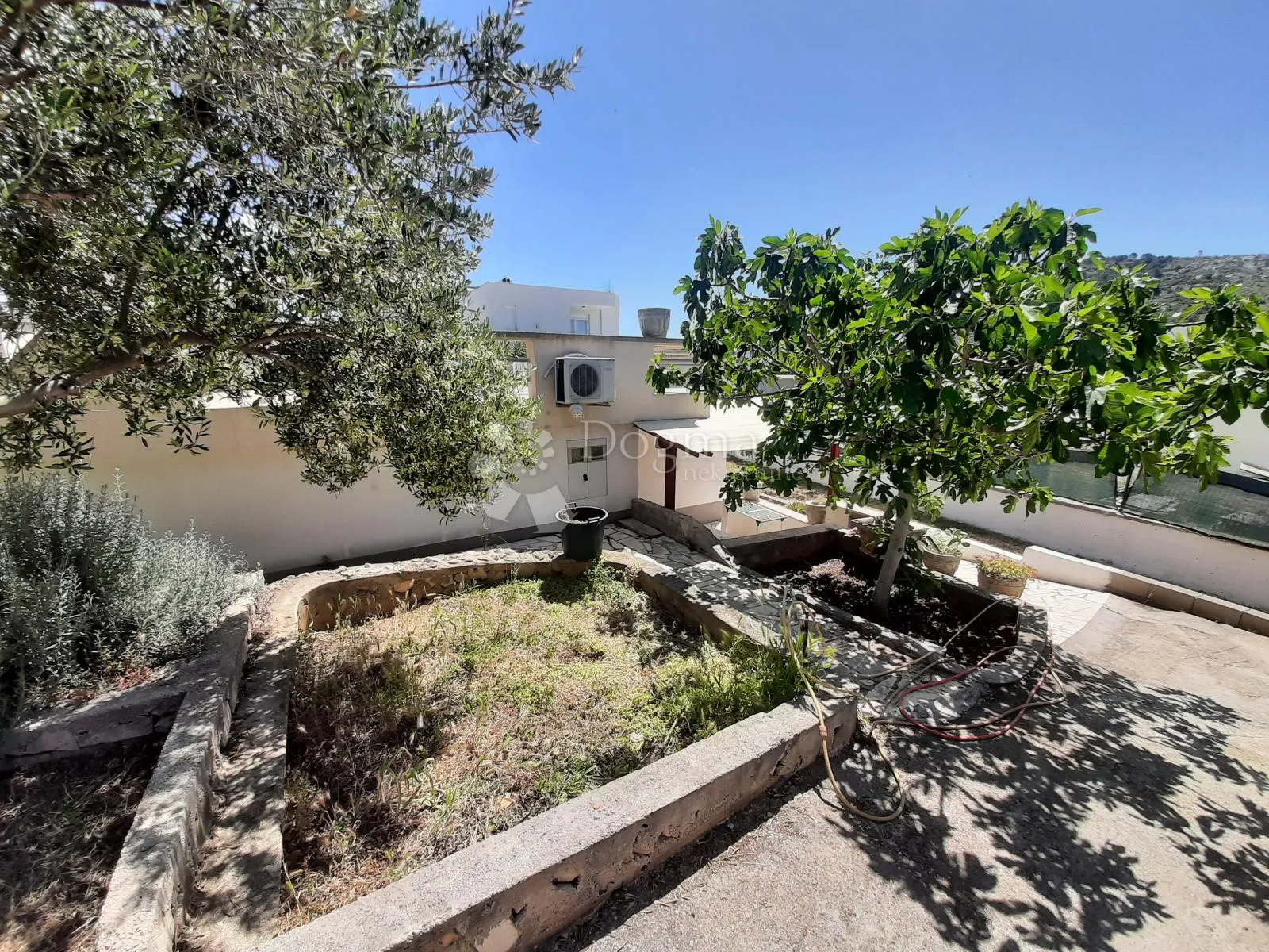 kuća 142m2 sa 2 apartmana, 100m od mora - sunčana rogoznica - slika 12