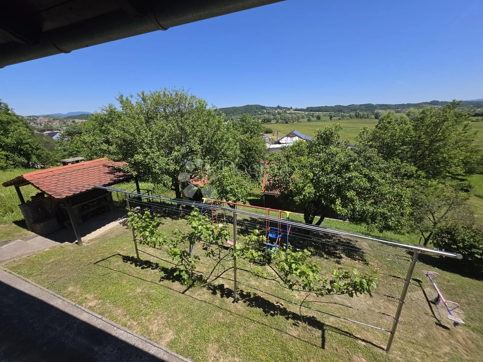 Kuća s panoramskim pogledom na Zagorje – namještena, bez ulaganja, idealna za život ili turistički najam - Pustodol Začretski, Sveti Križ Začretje