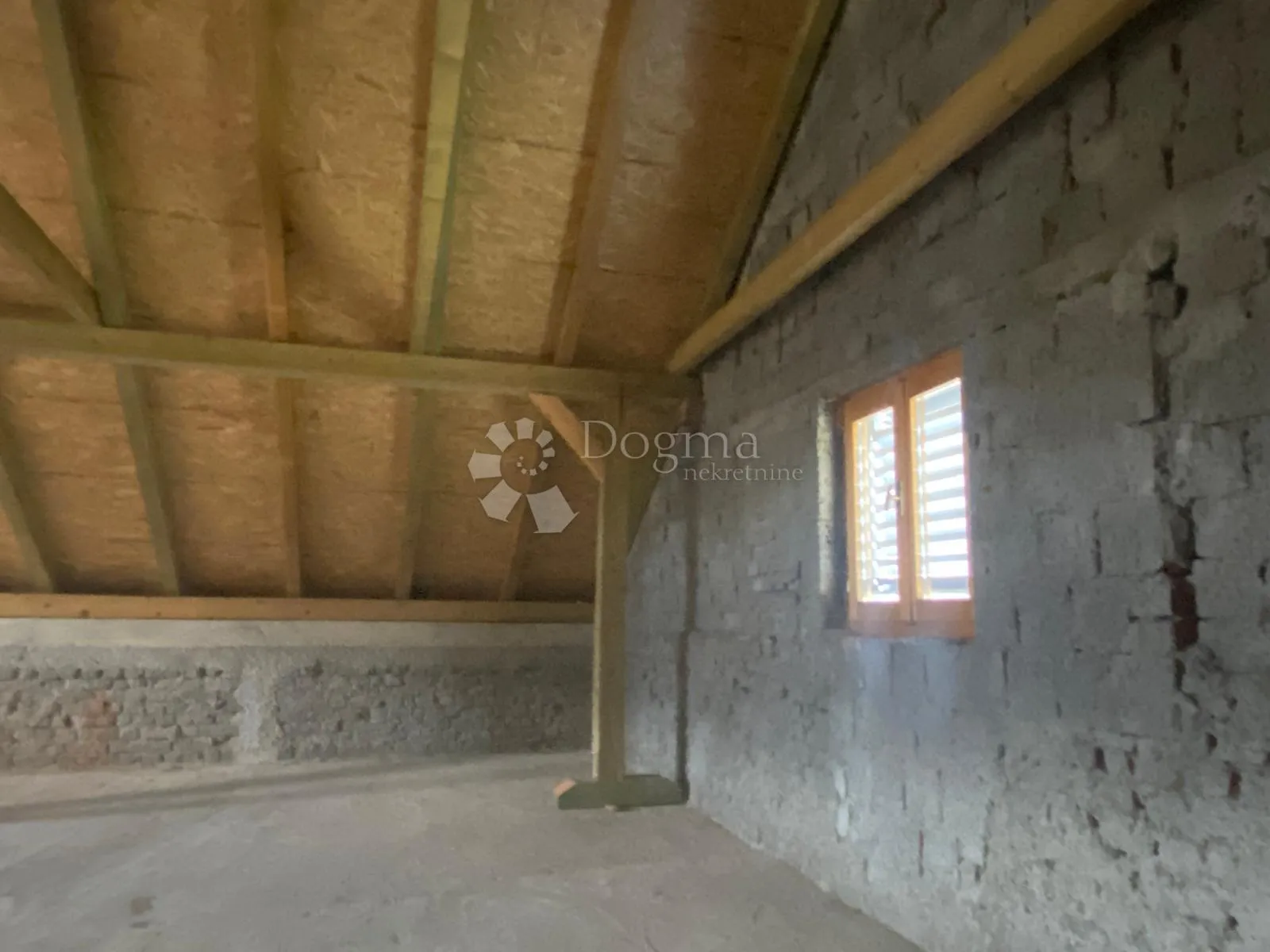 renovirana kuća s panoramskim pogledom na ivančicu - slika 14