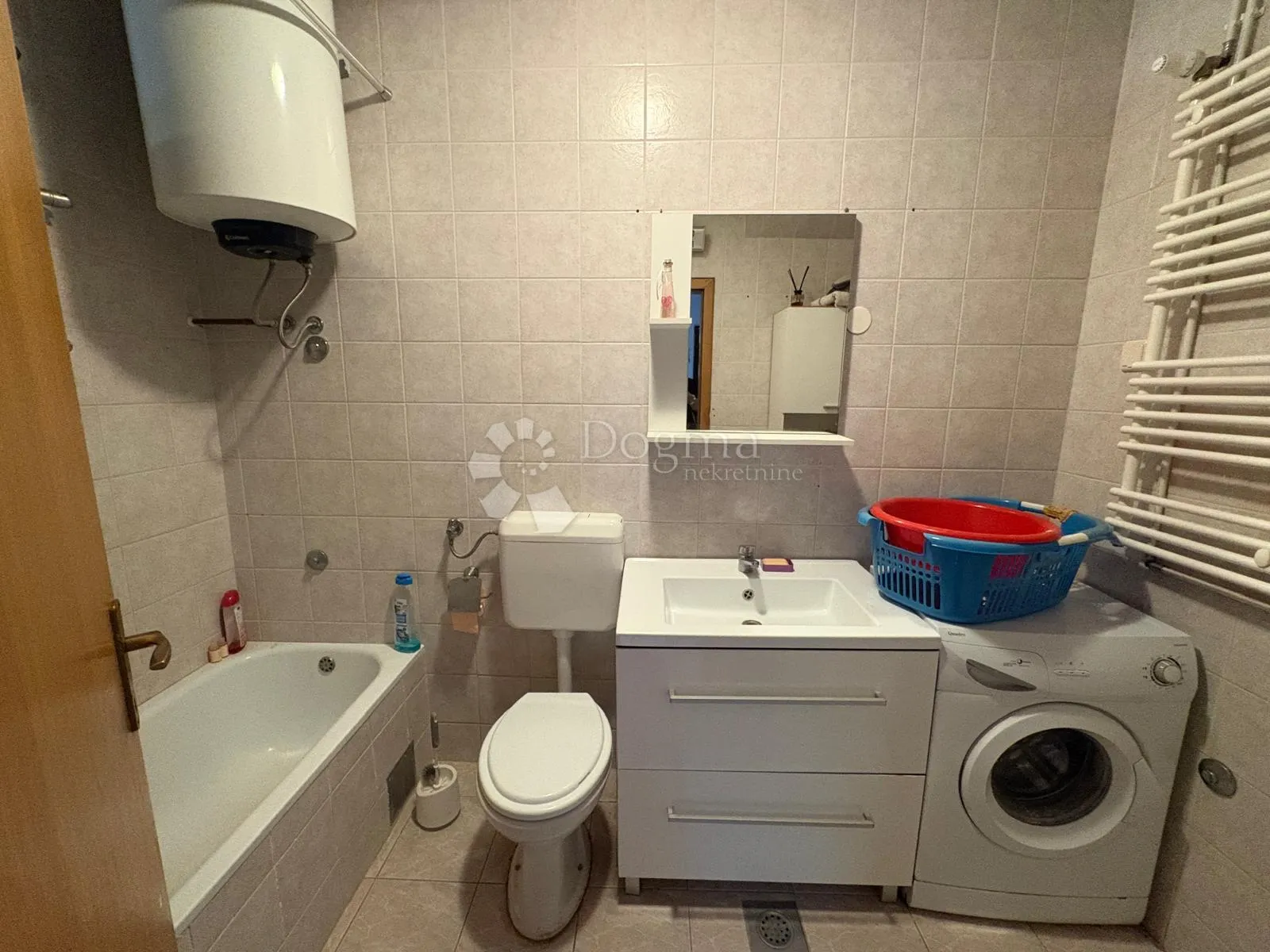prostrana katnica u retfali – 291 m² s dvorištem - slika 2