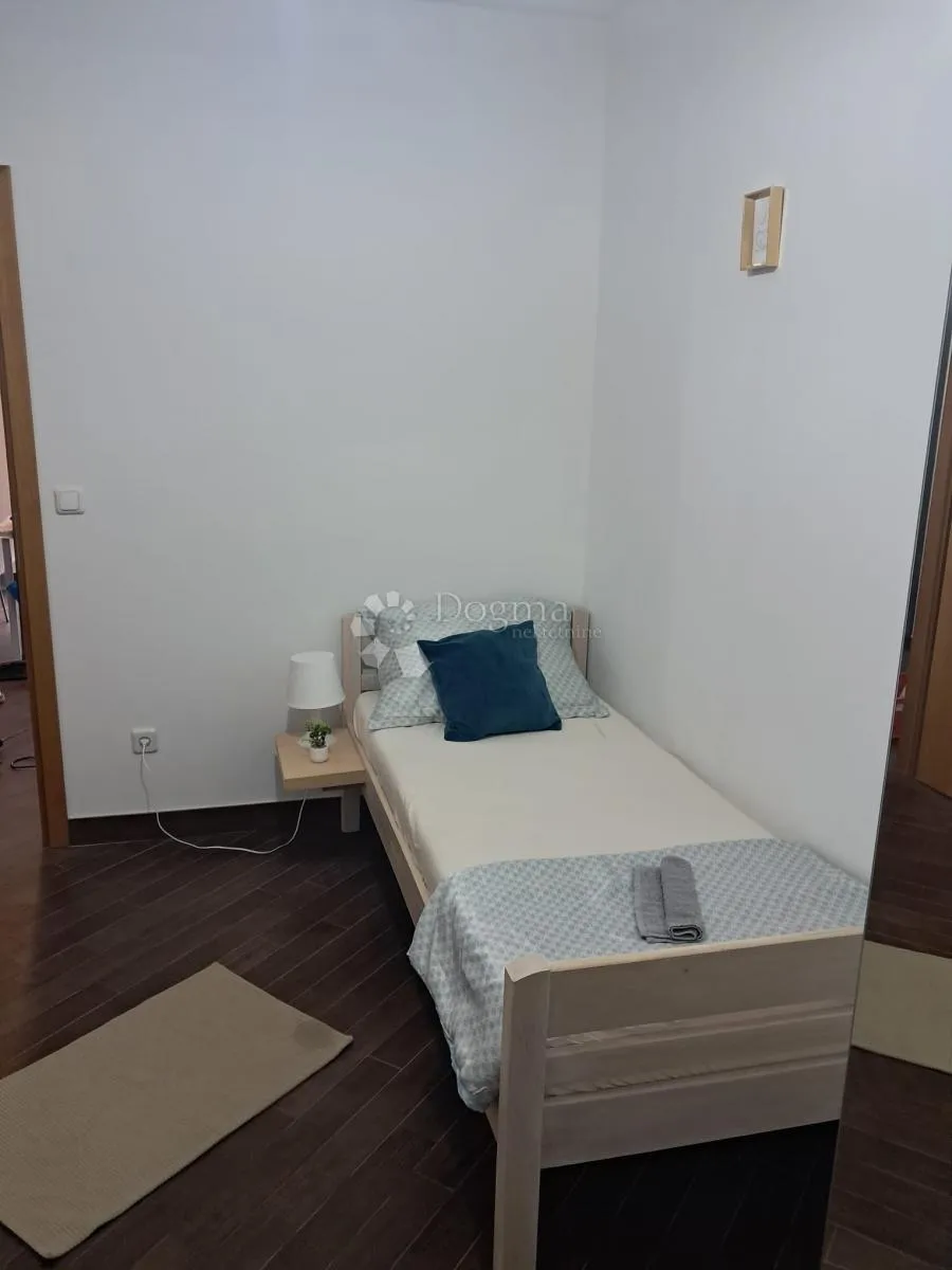 novi nekorišten apartman 200m od mora - slika 6