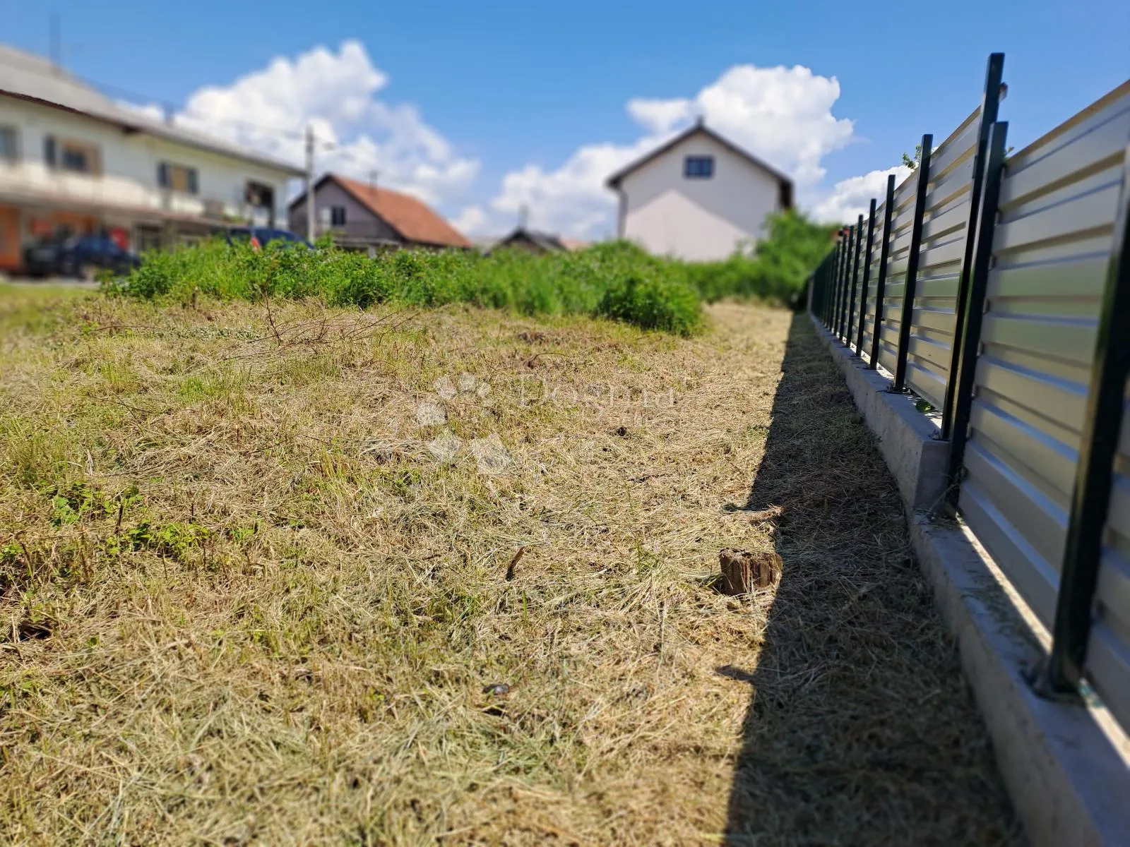 uredna parcela u dobrom kvartu - slika 3