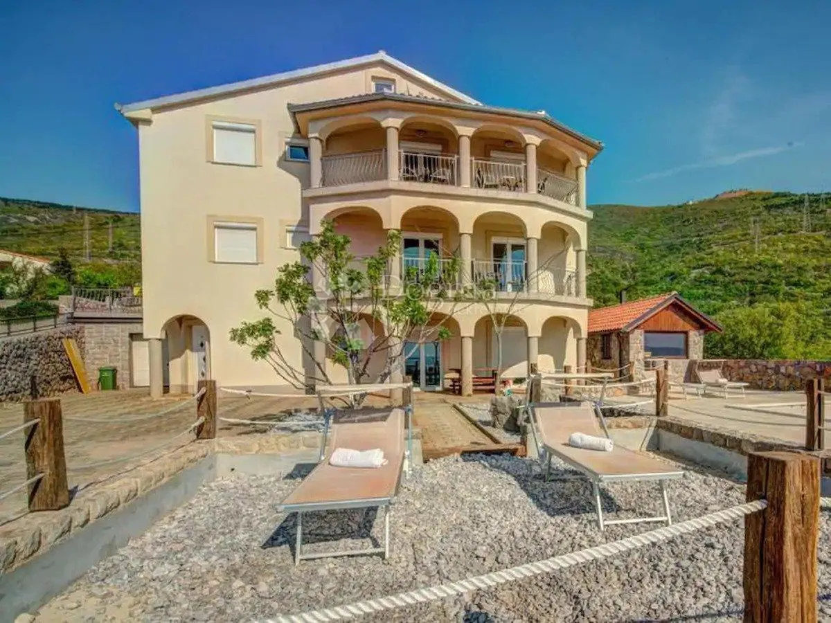 vila sa bazenom - slika 2