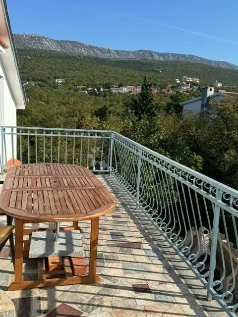 šarmantni apartman u jadranovu sa panoramskim pogledom na more ( apart. 3) - slika 12