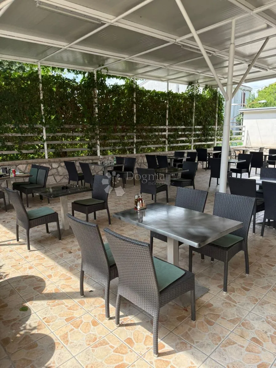 uhodan poslovni prostor/ 300,75 m2 - slika 3