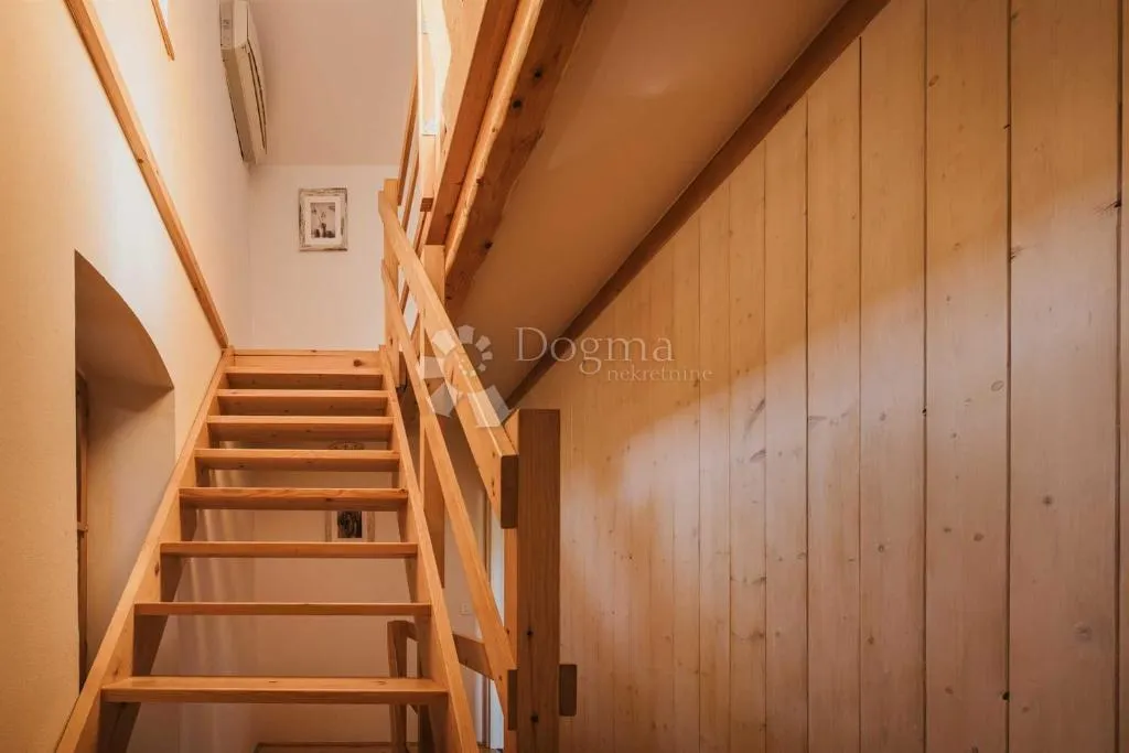 poreč - renovirana kamena kuća zadnja u nizu s jakuzijem - slika 12