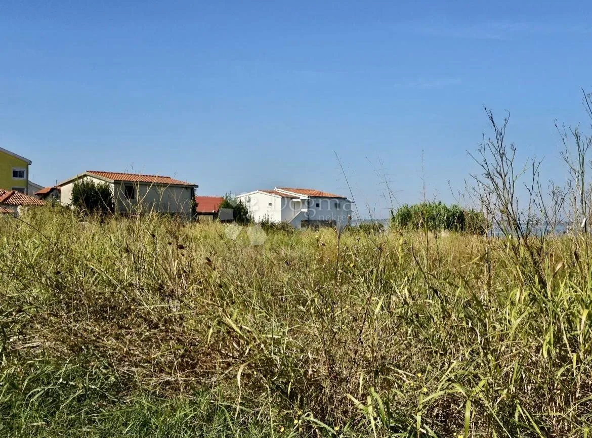 kuća za adaptaciju – drugi red do mora, vrsi – zukve - slika 10