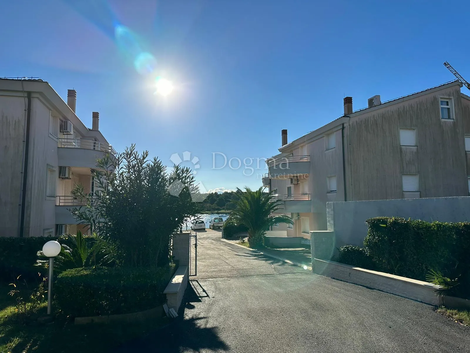 apartmanska kuća na 50 metara do mora - slika 7