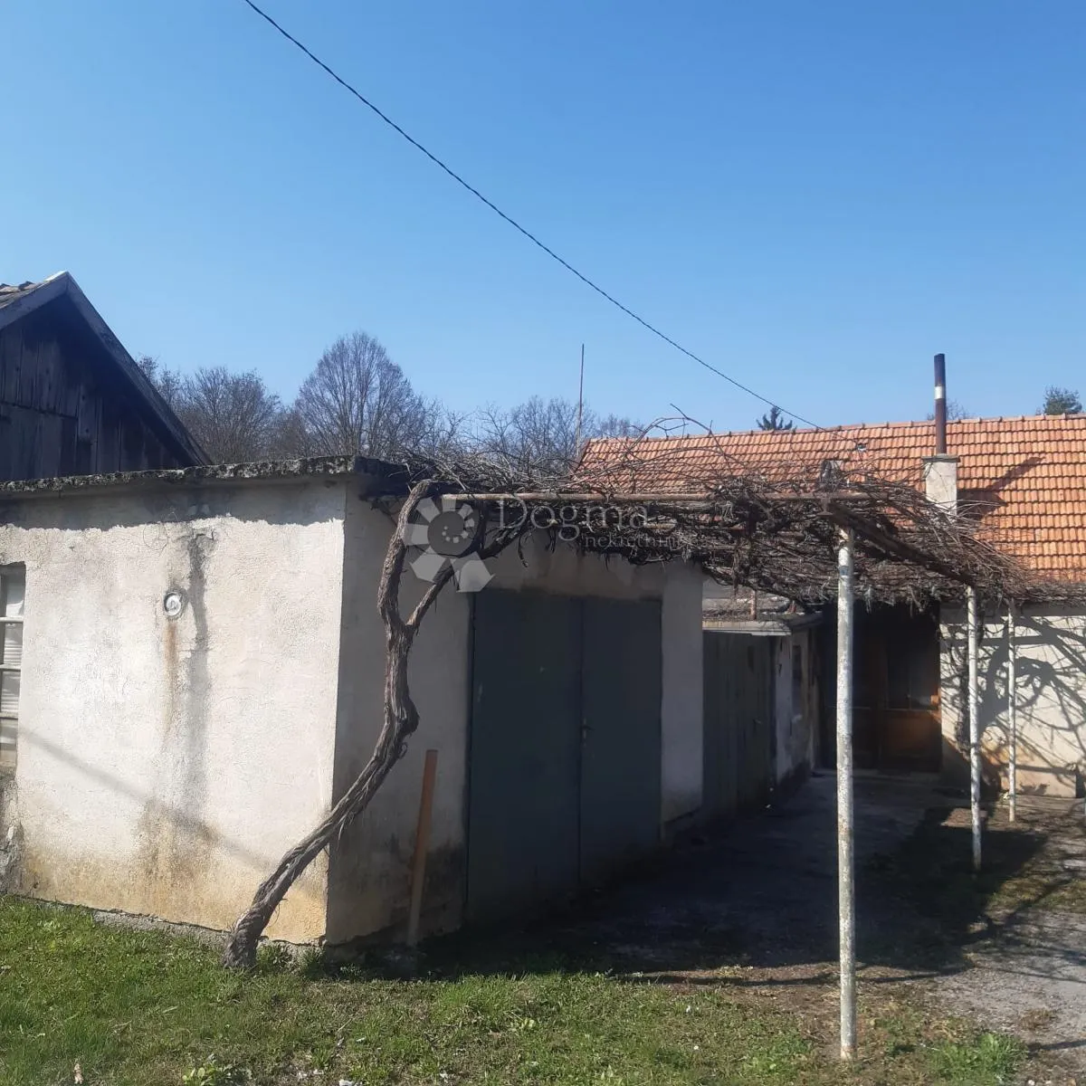 kuća sa okućnicom i zemljištem u oštarijama - slika 4