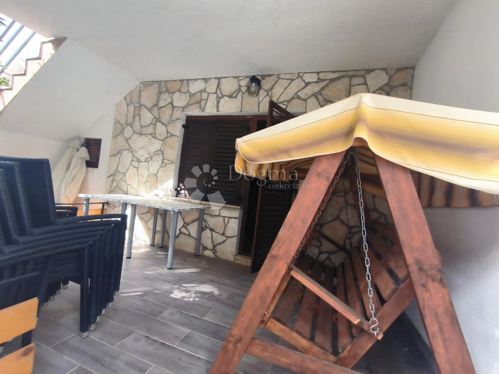 kuća sa 6 apartmana, sabunike-privlaka - slika 7