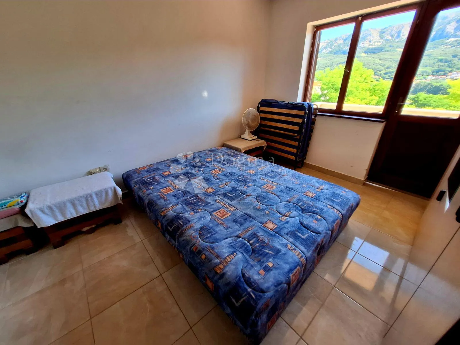 samostojeća kuća sa 3 apartmana - slika 23