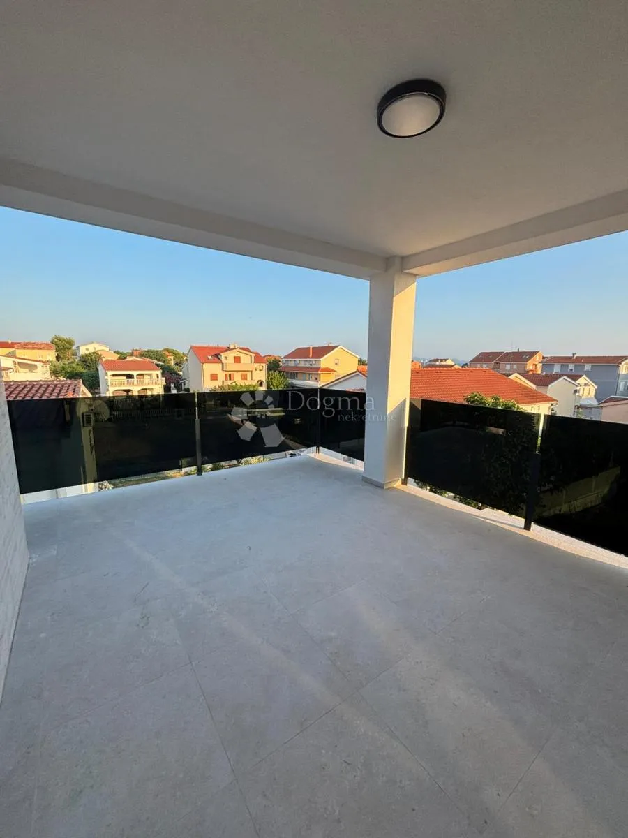 penthouse - pogled more - slika 10