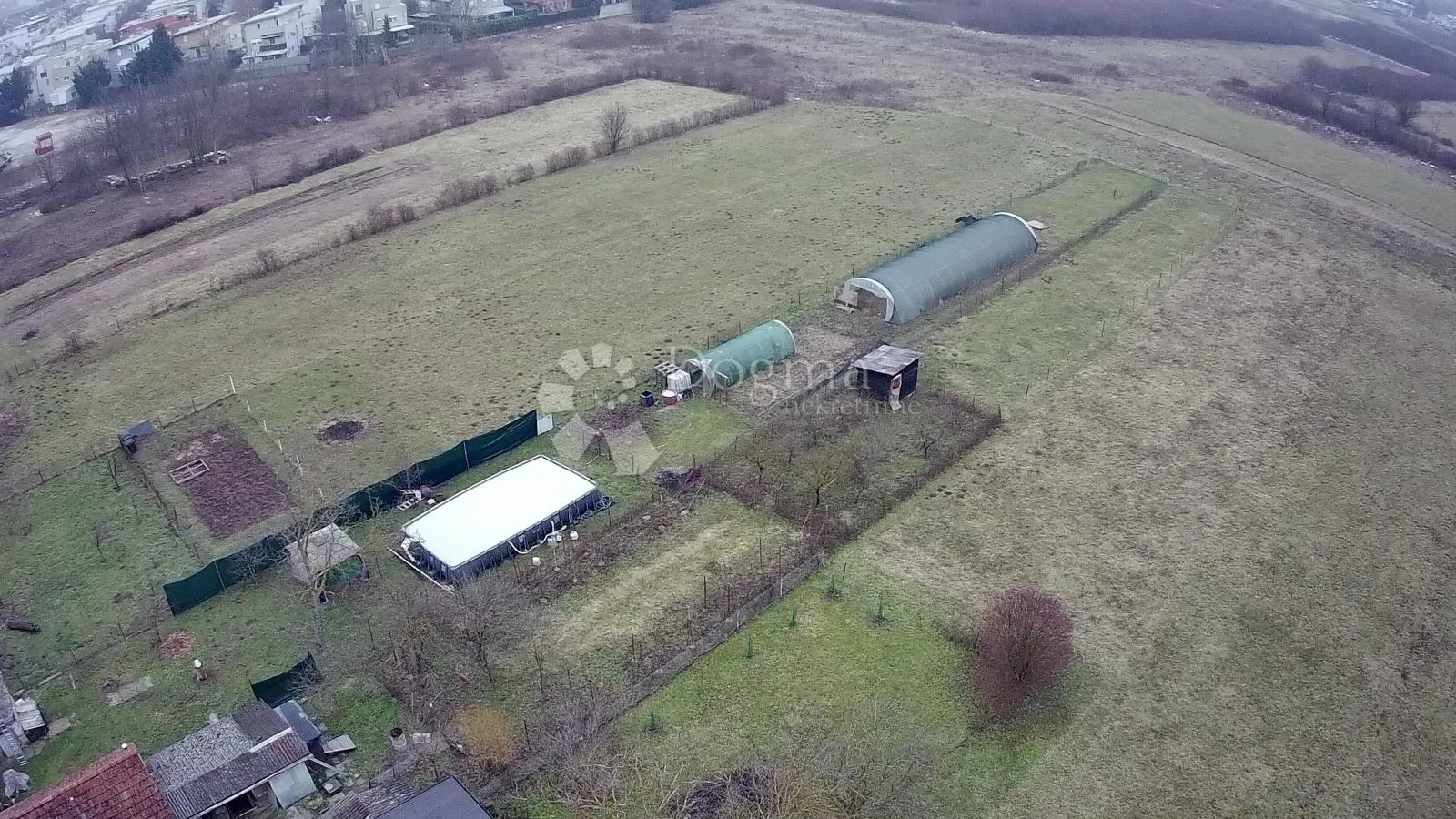 uređena kuća s bazenom i poslovnim prostorom – odlična lokacija uz jezero! - slika 66
