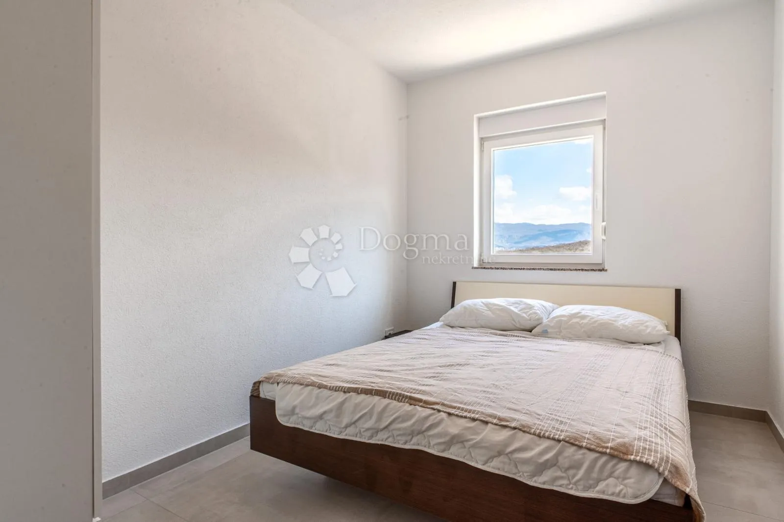 klimno, apartman na samo 250m od mora - slika 9