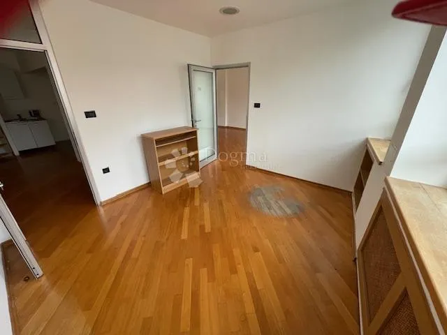 brajda-107m2-poslovni prostor 6 ureda,lift,dva ulaza - slika 3