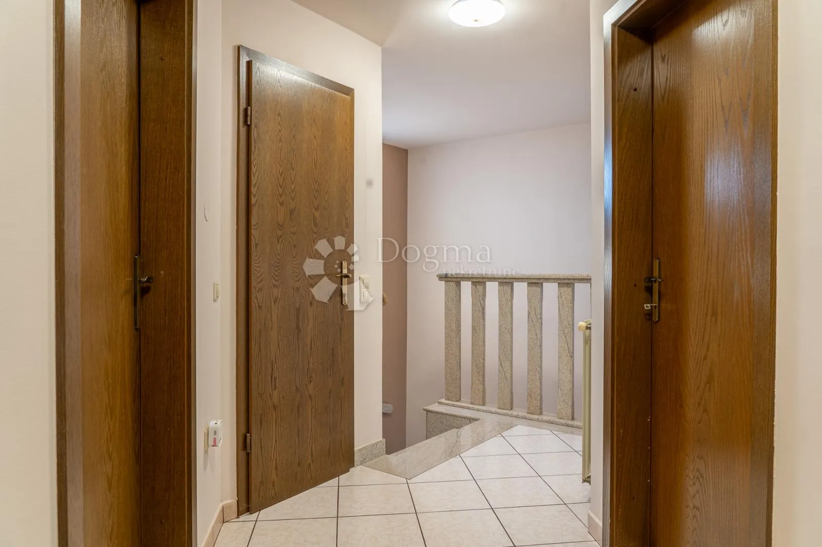 impozantna villa na trsatu - slika 26