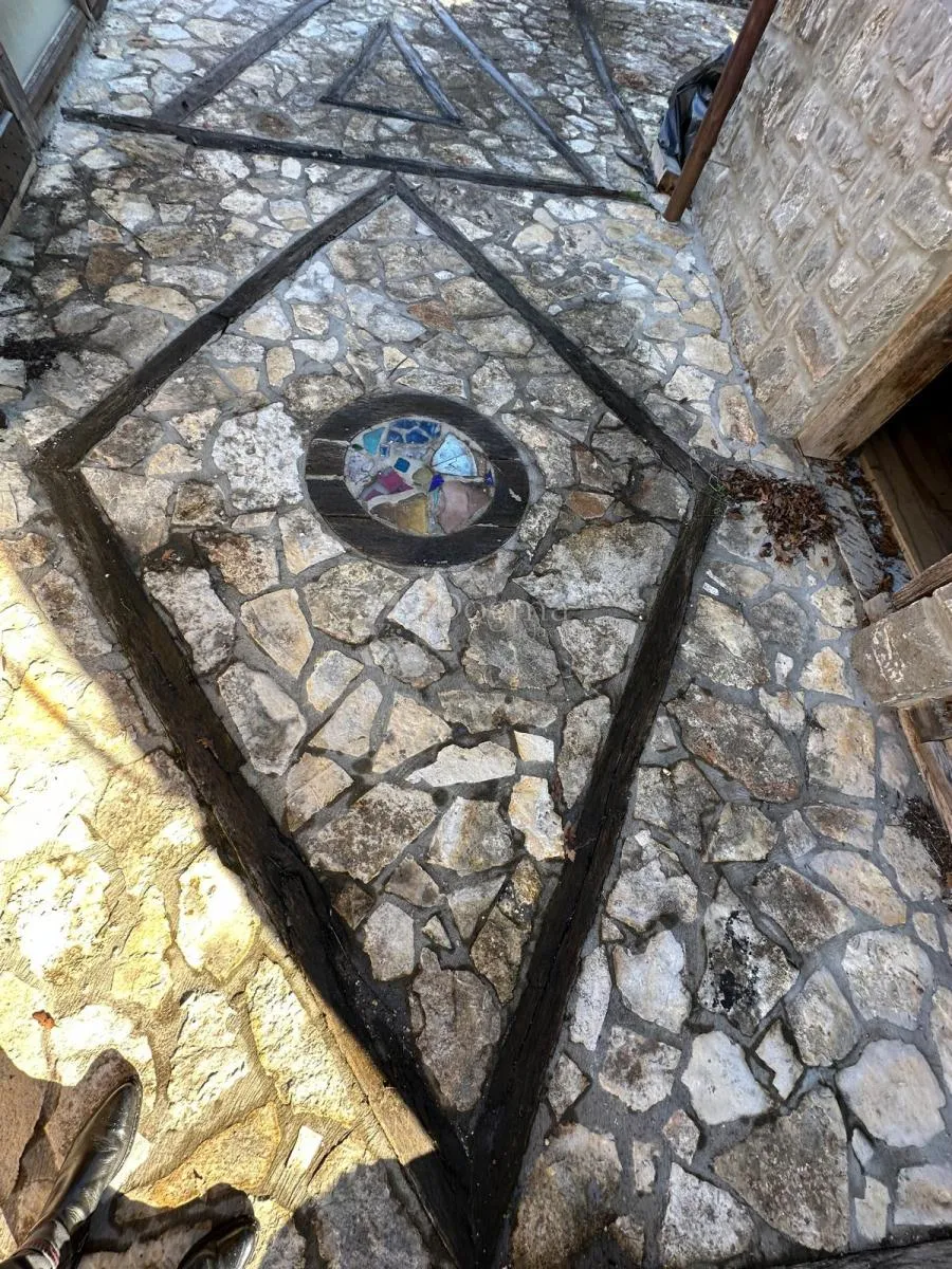 difuzni hotel autohtone kamene kuće 10+1 - slika 35