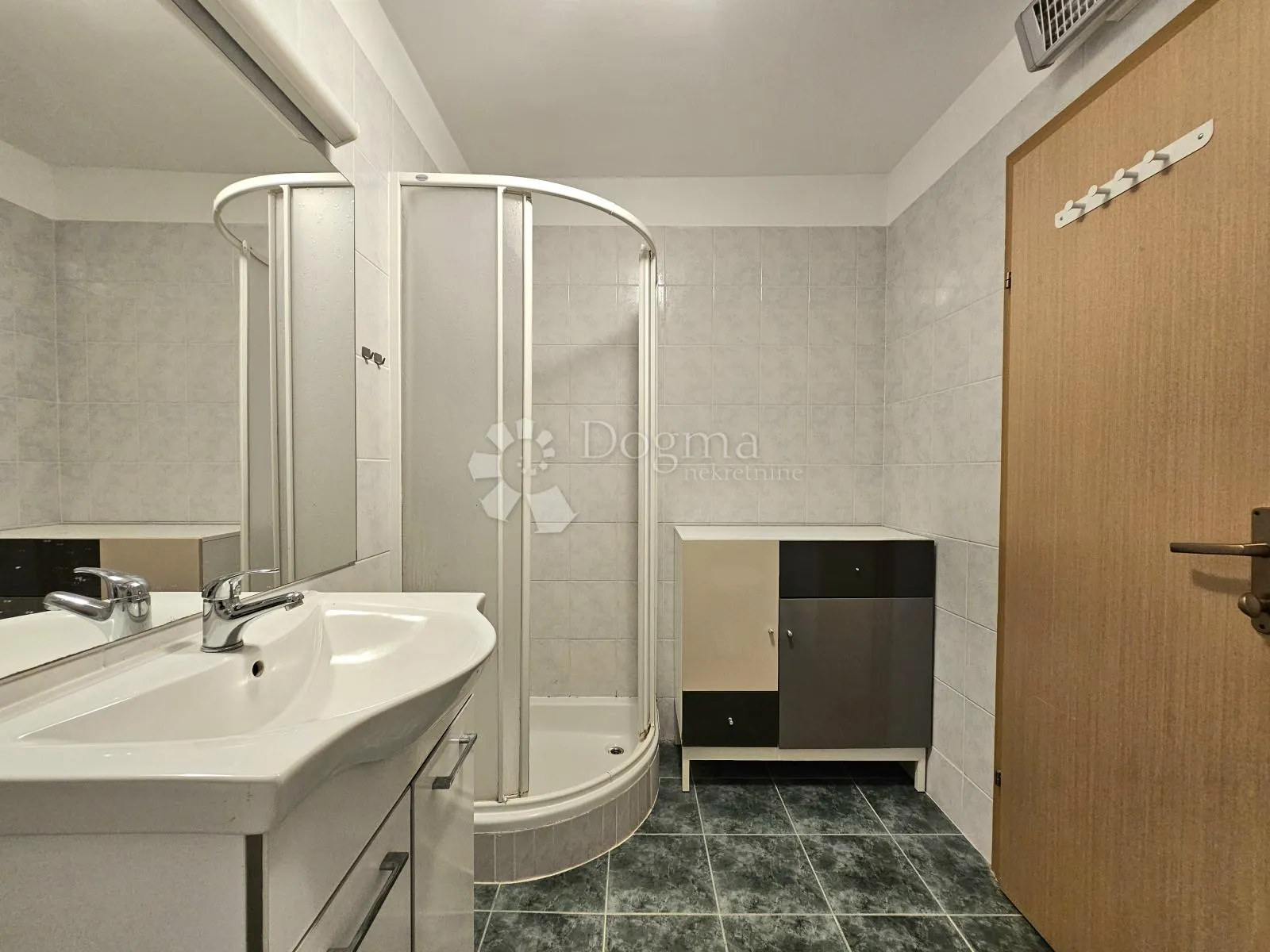 2ss+db, pogled more, centar - slika 17