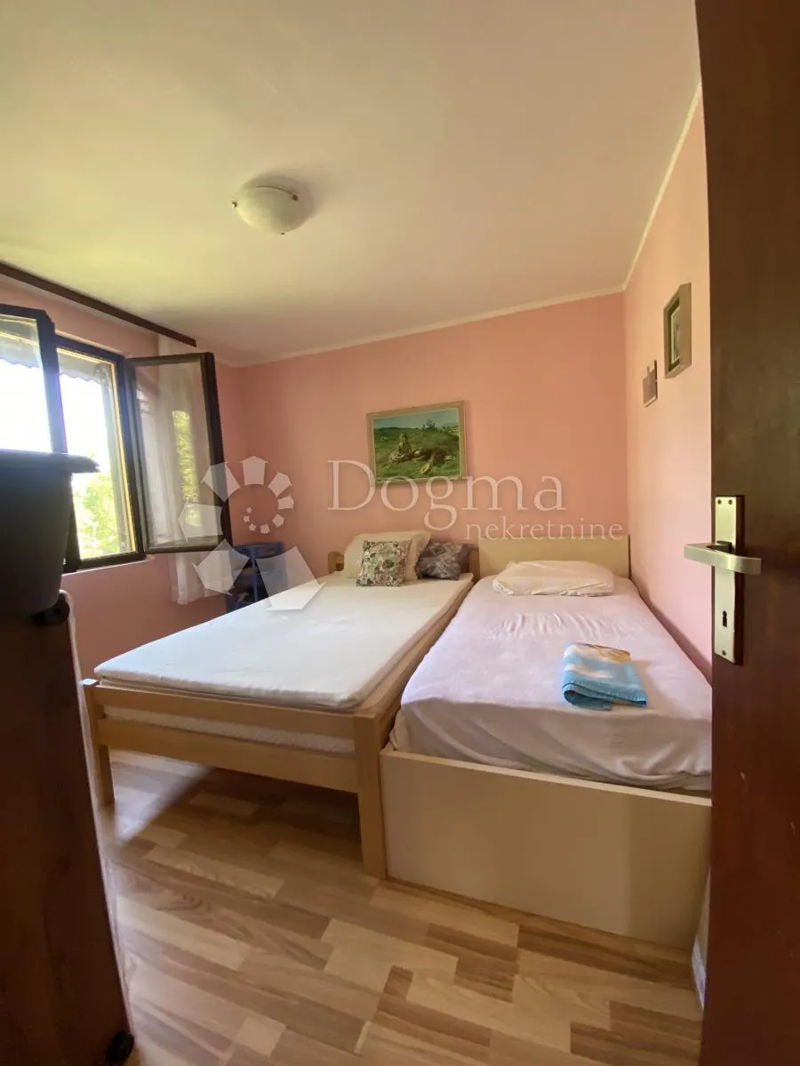 kuća sa dva stana - slika 6