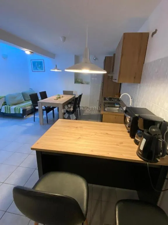 funtana!prilika!uhodana apartmanska kuća na parceli sa velikim potencijalom! - slika 34