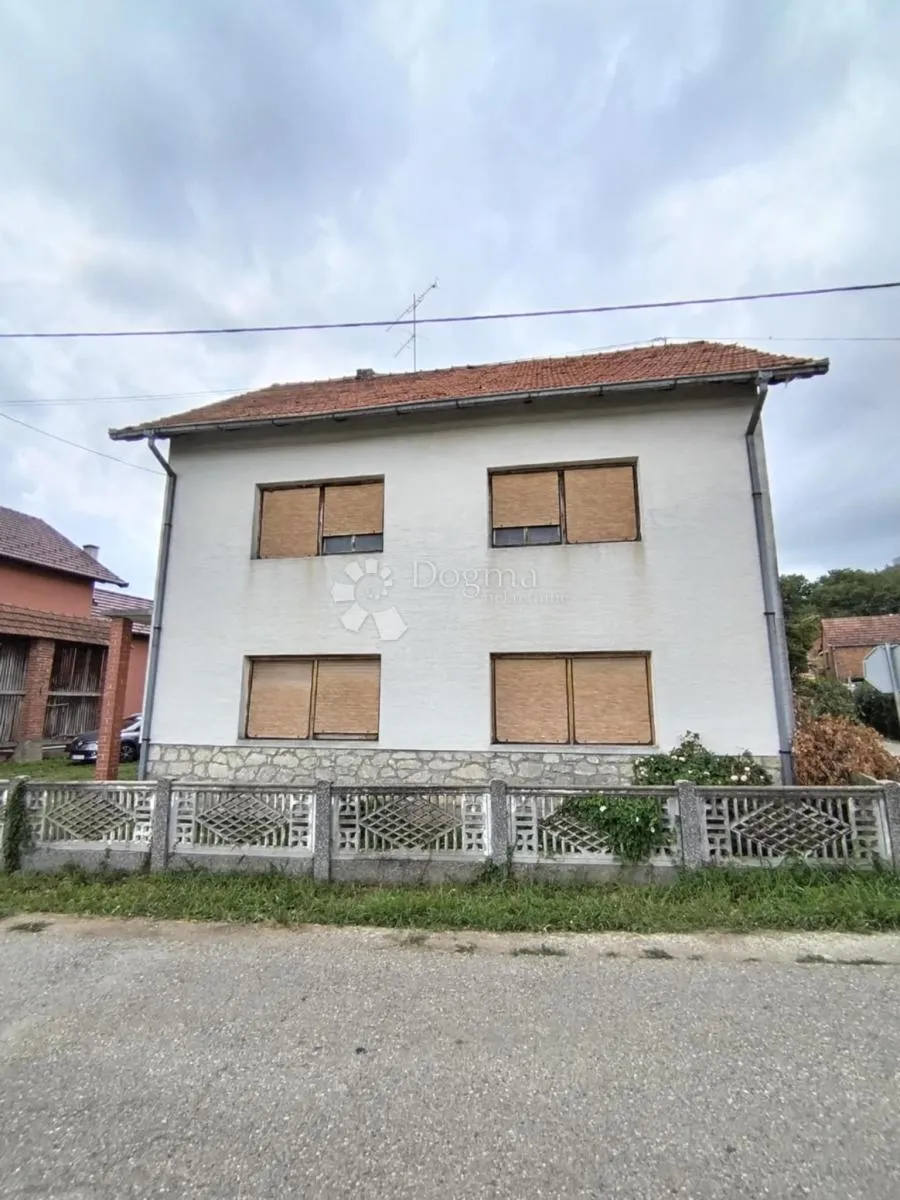 kuća za adaptaciju u gornjem fodrovcu–katnica+gospodarski objekti - slika 3
