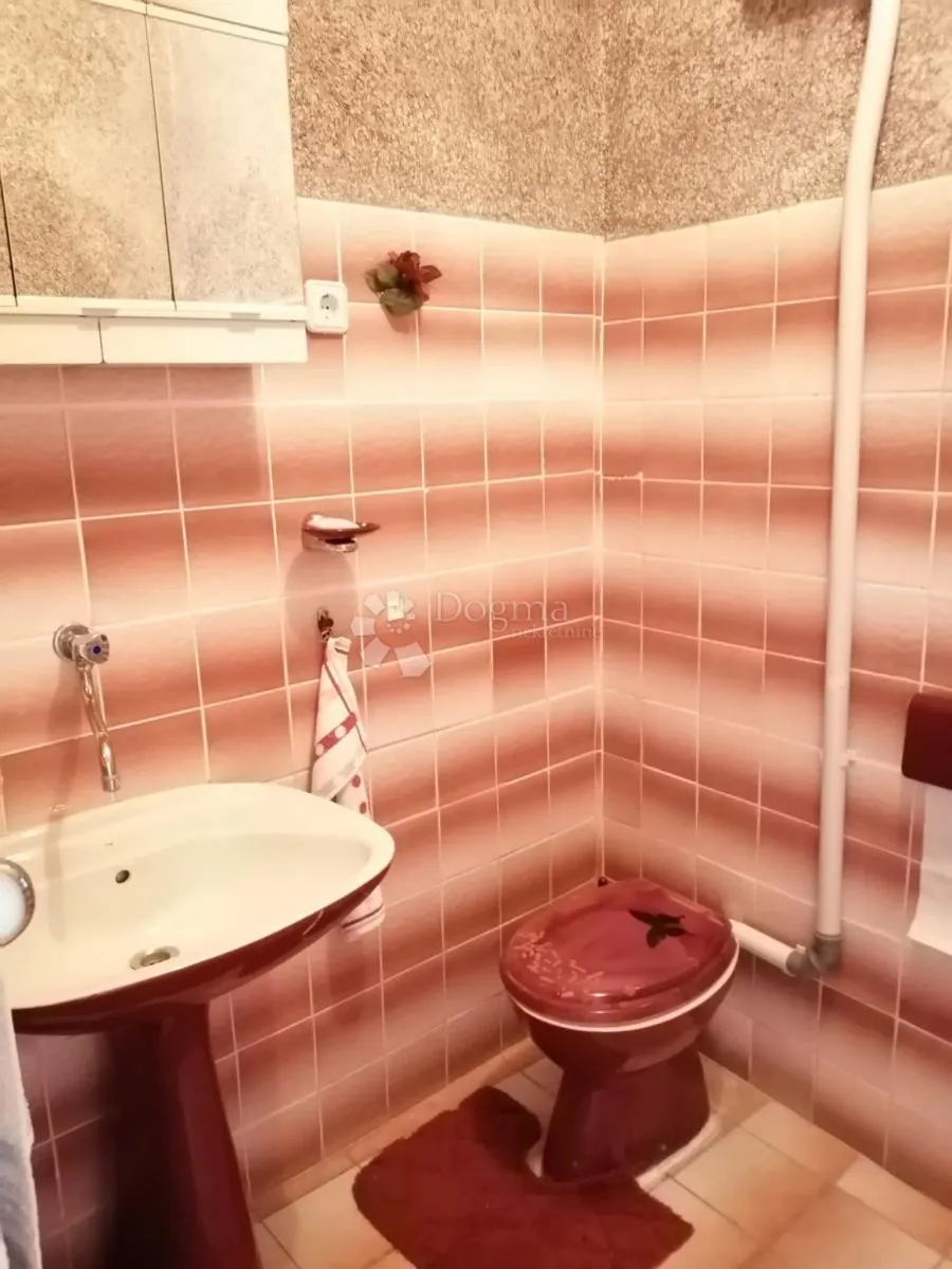 hitno!!!kamena kuća u centru trogira - slika 8