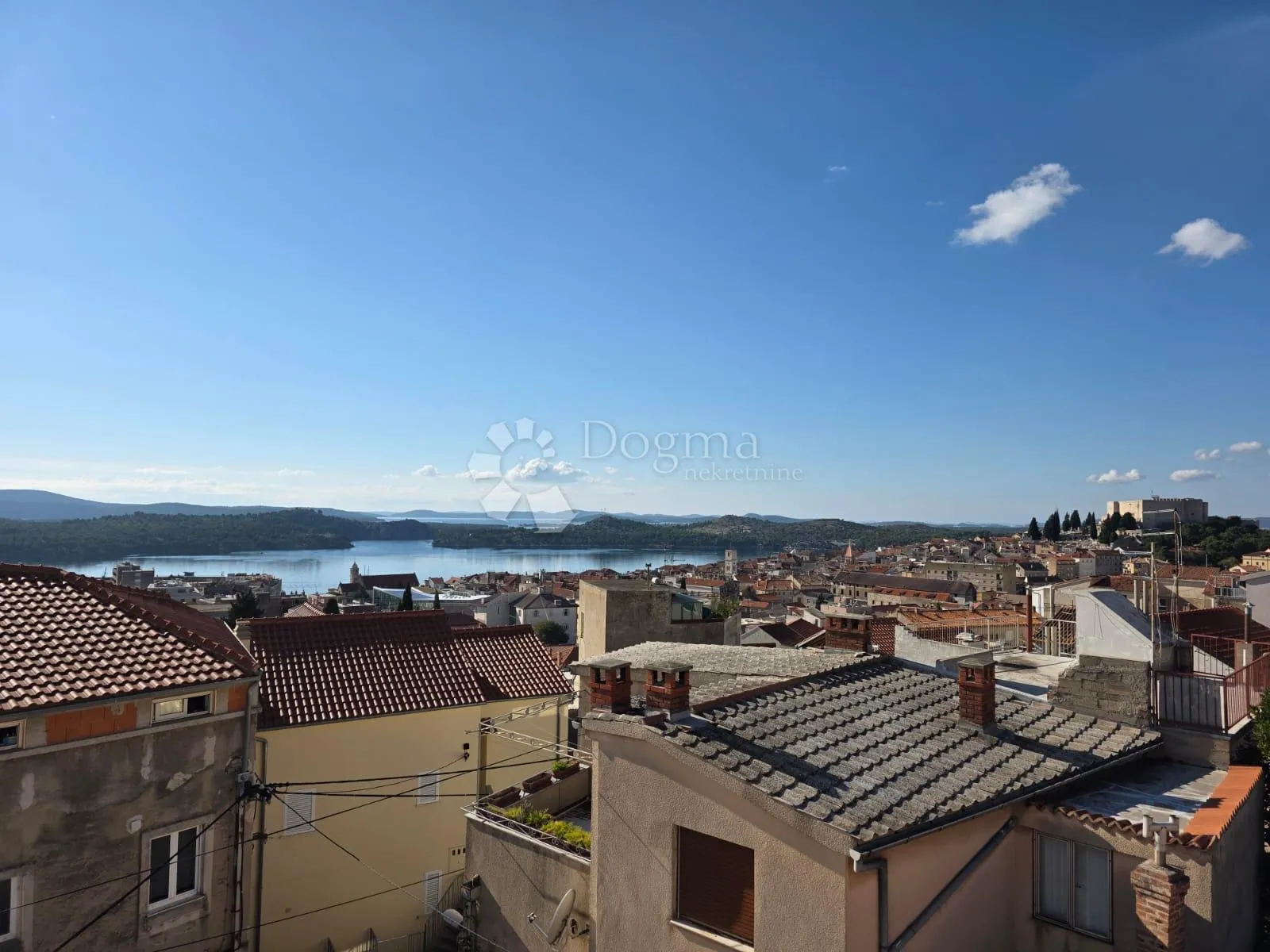 šibenik- 2 kuće u centru grada ! izvrsna prilika - slika 29