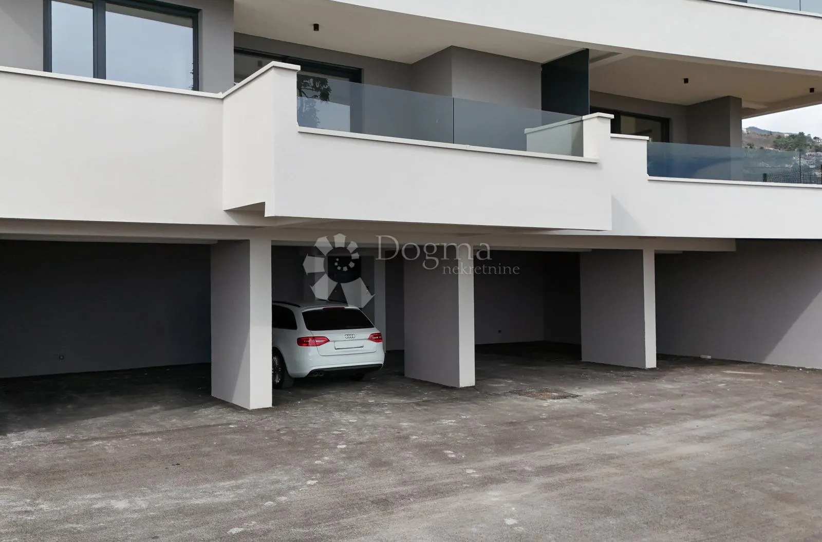 5★ lovran – 335 m² ukupno! stan 124 m² + natkrivena terasa 49 m² + vrt i parking 162 m² – 3 sobe, db, 3 kupaone, wc, spremište - slika 11