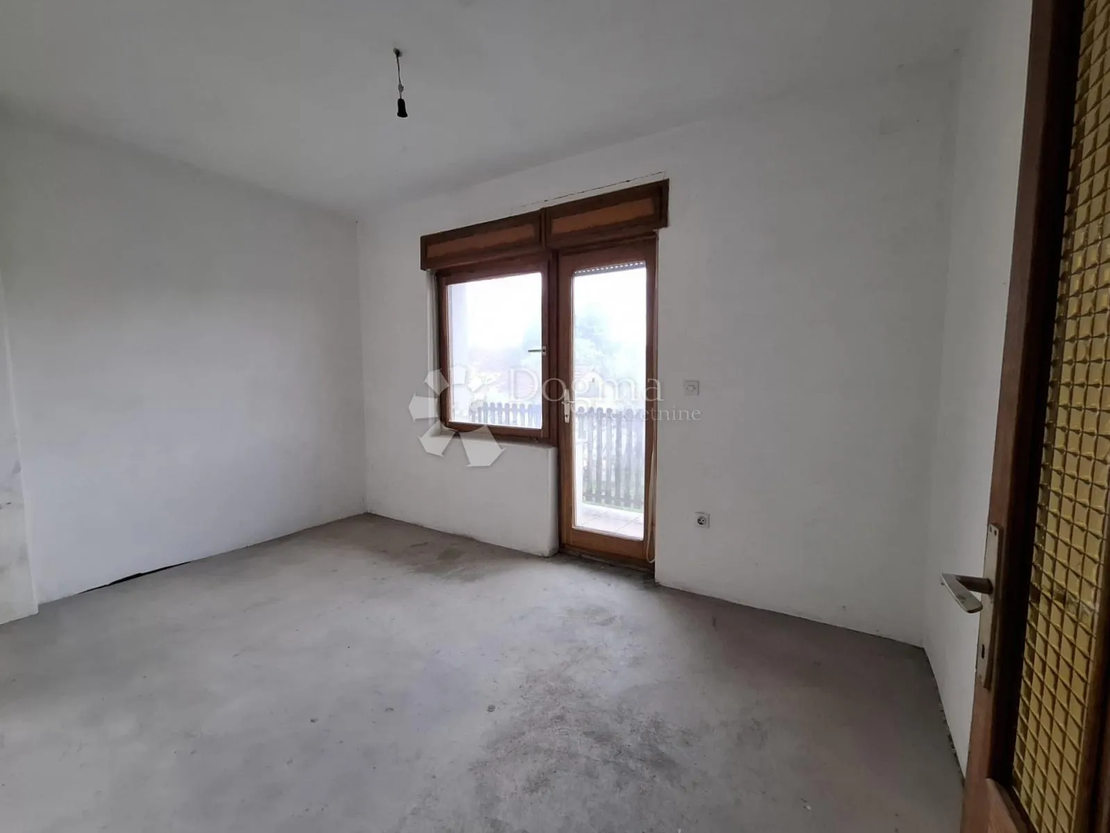 kuća u županji, mirno i centralno, 4 sobe - slika 8