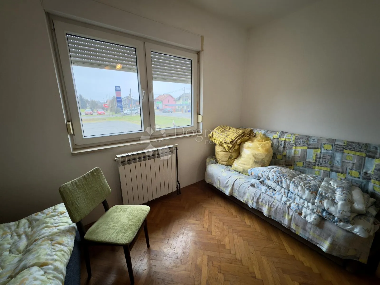prodaja kuće s pomoćnim objektom i velikom okućnicom - slika 6