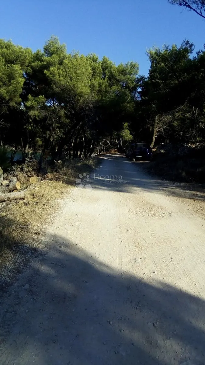 otok brač, splitska, zemljište 500 m2, 100 m od mora - slika 12