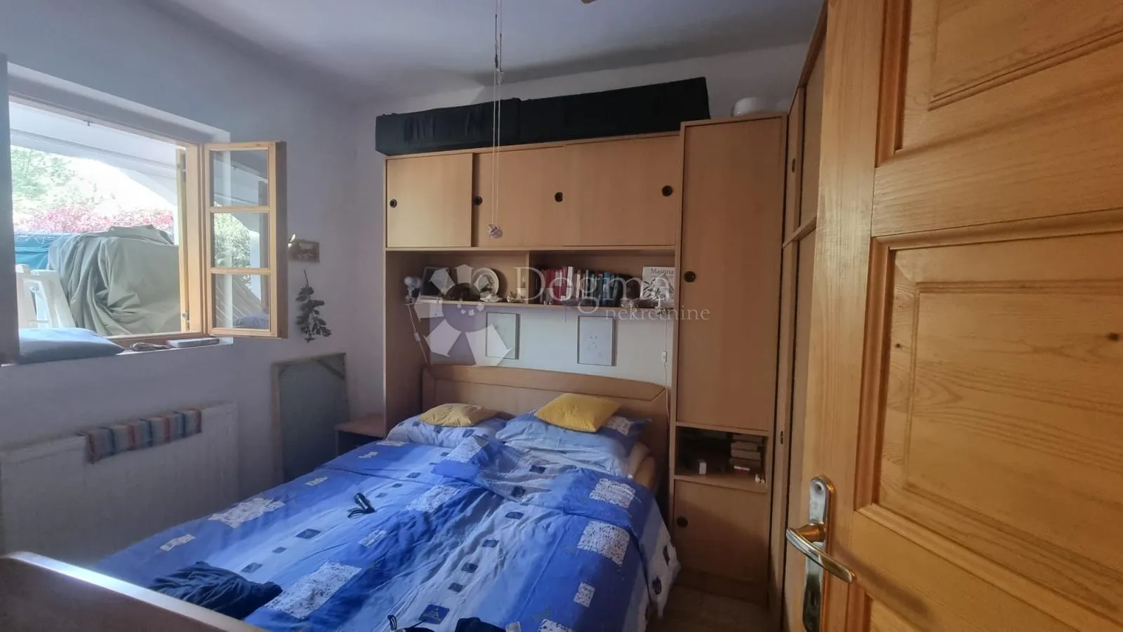 prostrana kuća u mirnoj vali na moru - slika 16