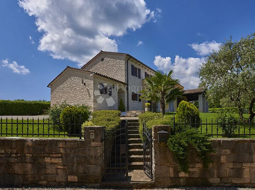 prekrasna kamena villa s bazenom sa panoramskim pogledom! - slika 33
