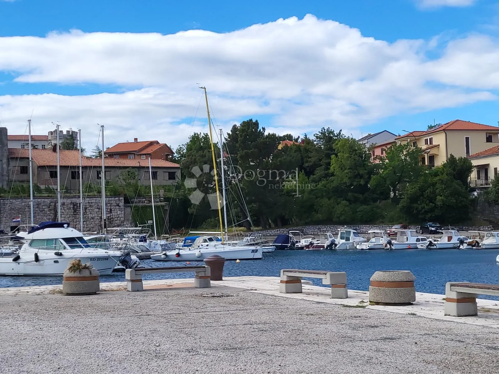 Etaža sa garažom i dvorištem blizu mora - Kraljevica