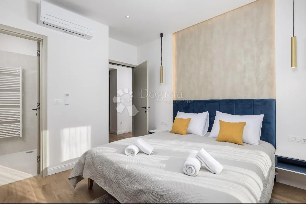 rijeka, centar, 156 m2. divota od 3 stambene jedinice! - slika 21