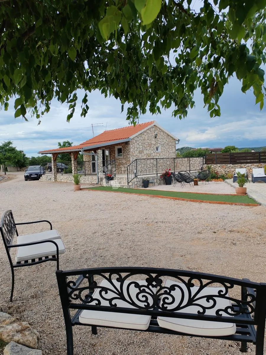 bogdanovići - šibenik, opg – predivno seosko imanje nadomak šibenika - slika 5