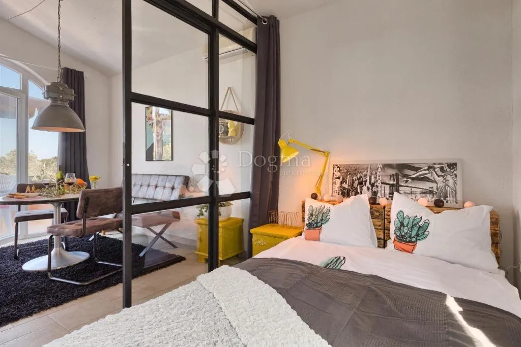 ekskluzivno! apartmanska vila u blizini mora - slika 31
