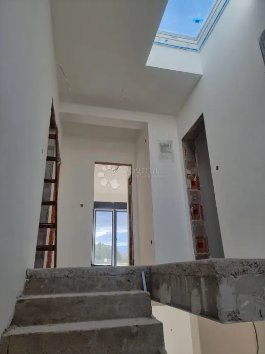 vodice - moderna villa s bazenom - slika 13