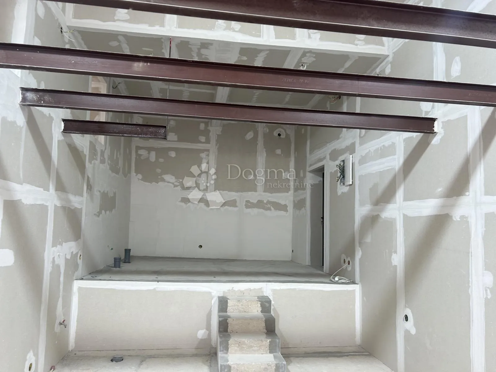 volosko, p.p. - roh-bau 85.6 m2 - slika 3