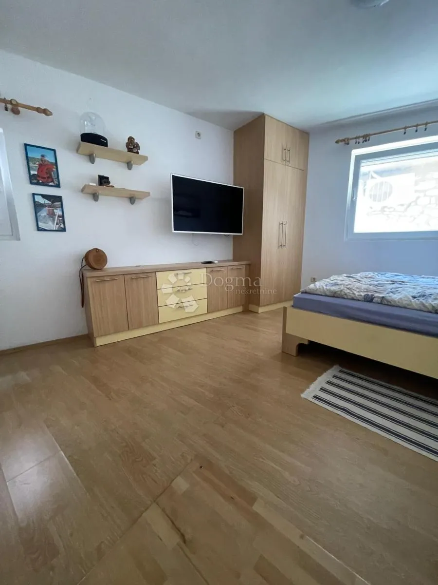 tisno – šarmantna dalmatinska kuća, top lokacija - slika 5